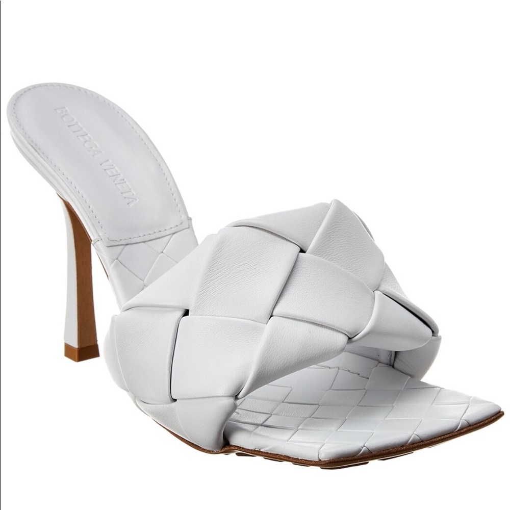 (SOLD!) Bottega Veneta The Lido Intrecciato (36.5)